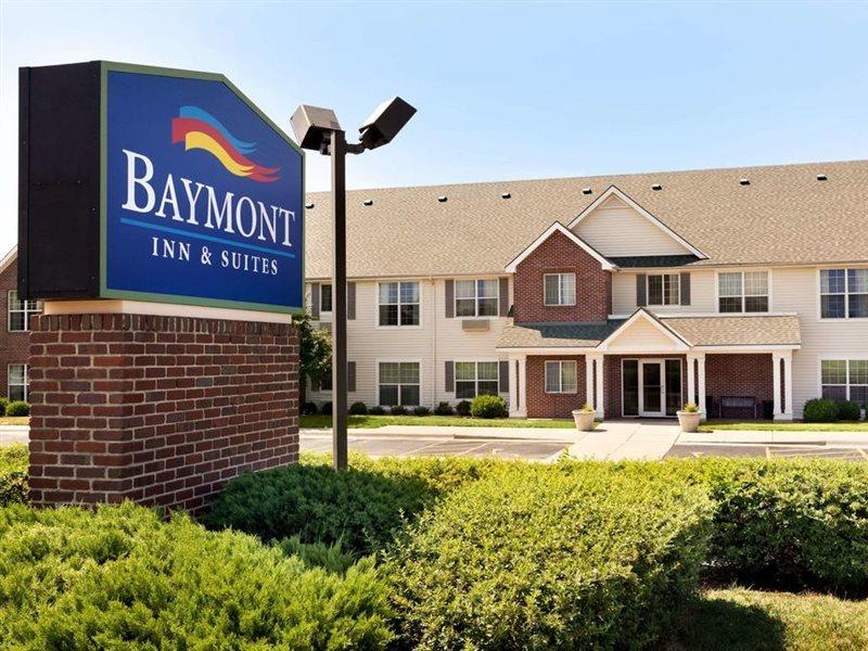 Готель Baymont By Wyndham Wichita East Екстер'єр фото